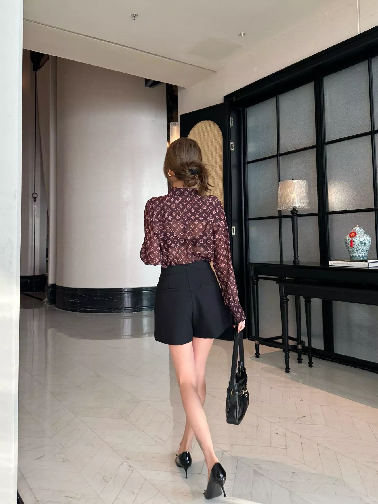 루이비통 모노그램 시스루 롱슬리브 셔츠 상세 이미지 24