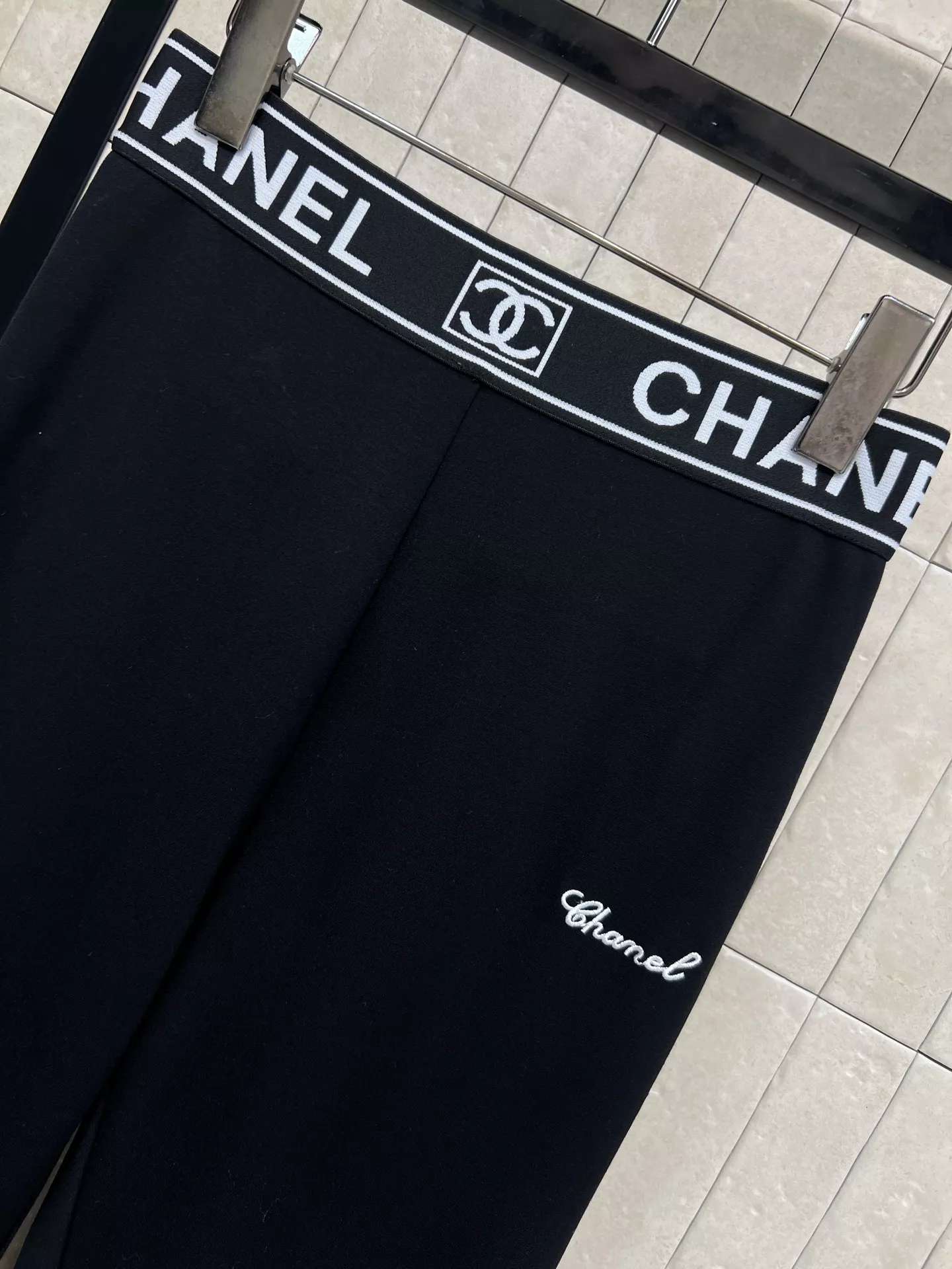 샤넬 로고 밴딩 부츠컷 팬츠 상세 이미지 2