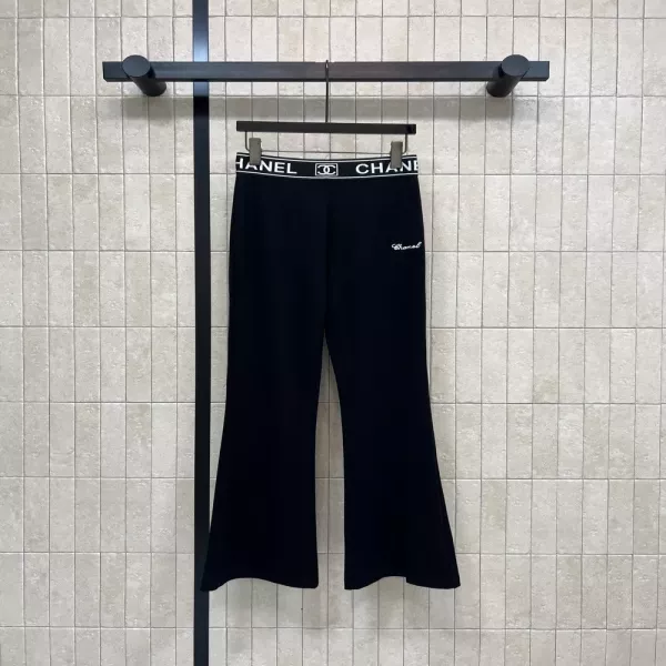 샤넬 로고 밴딩 부츠컷 팬츠