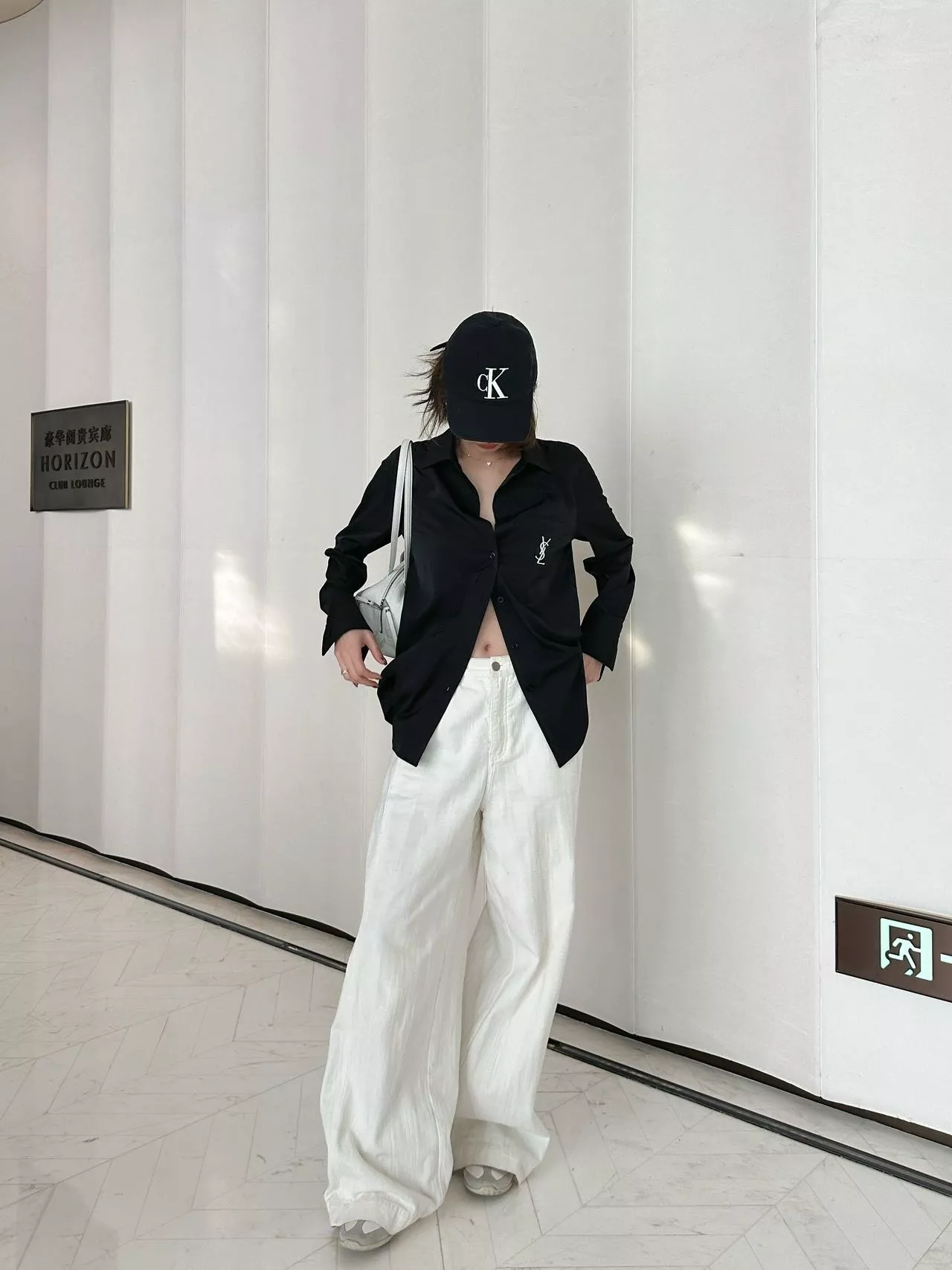 생로랑 배색 로고 자수 카라 셔츠 상세 이미지 24