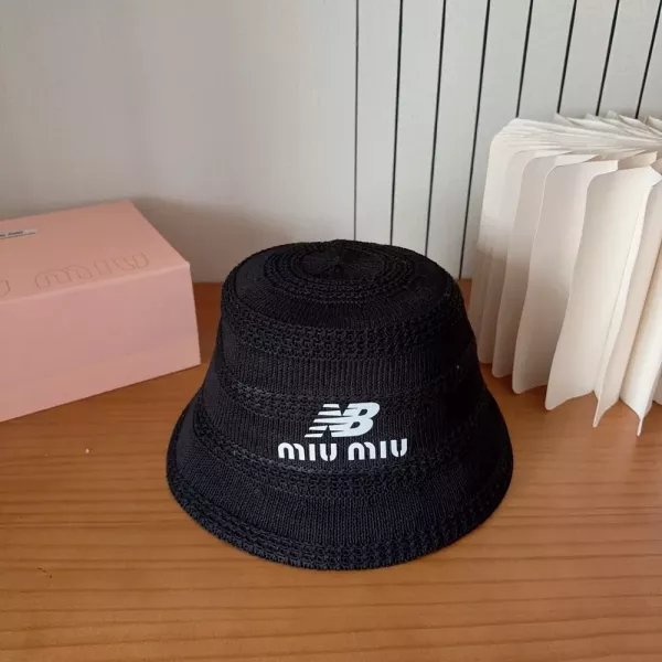 미우미우 로고 포인트 우븐 모자