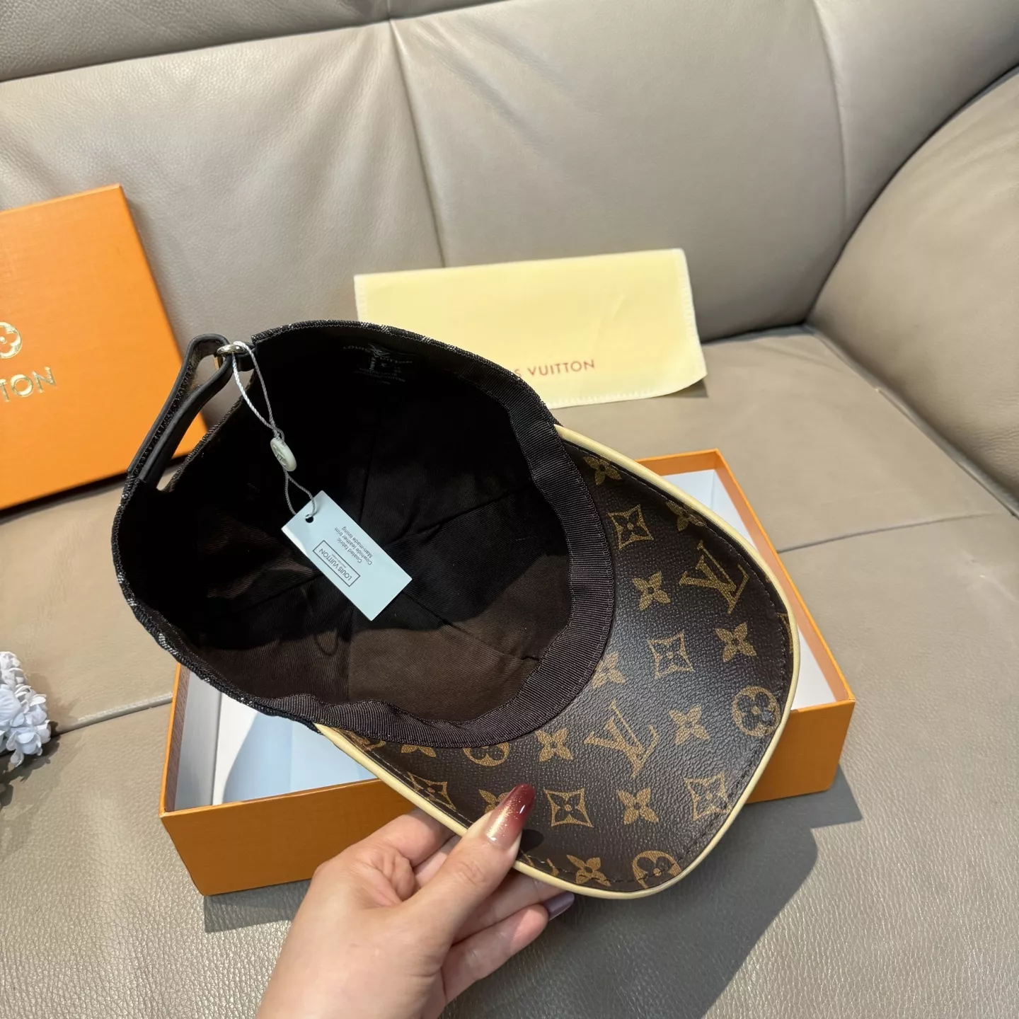 루이비통 모노그램 데님 배색 캡 상세 이미지 6