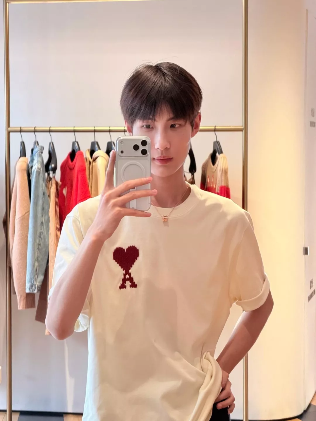 아미 하트 자수 루즈핏 반소매 티셔츠 상세 이미지 19
