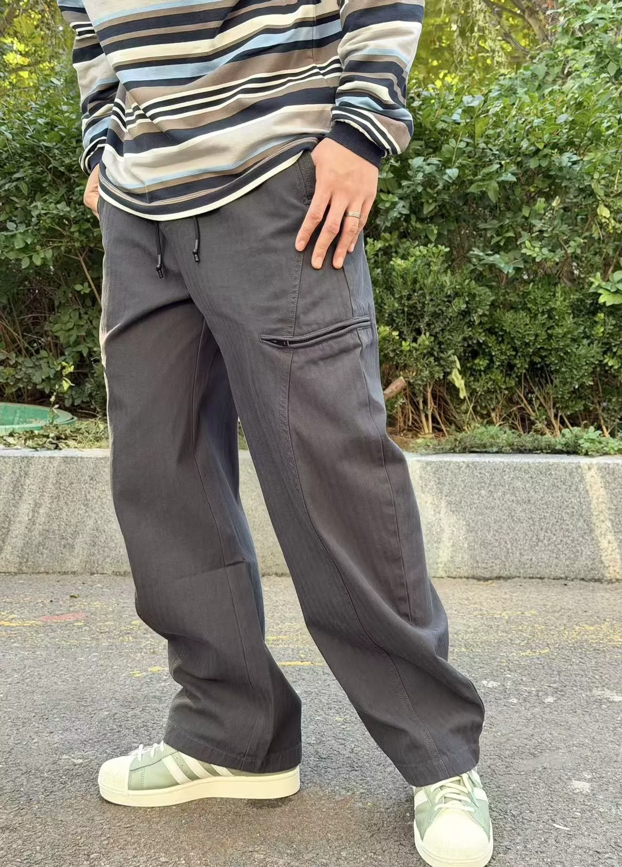 보테가베네타 헤링본 코튼 드로스트링 카고 팬츠 상세 이미지 19