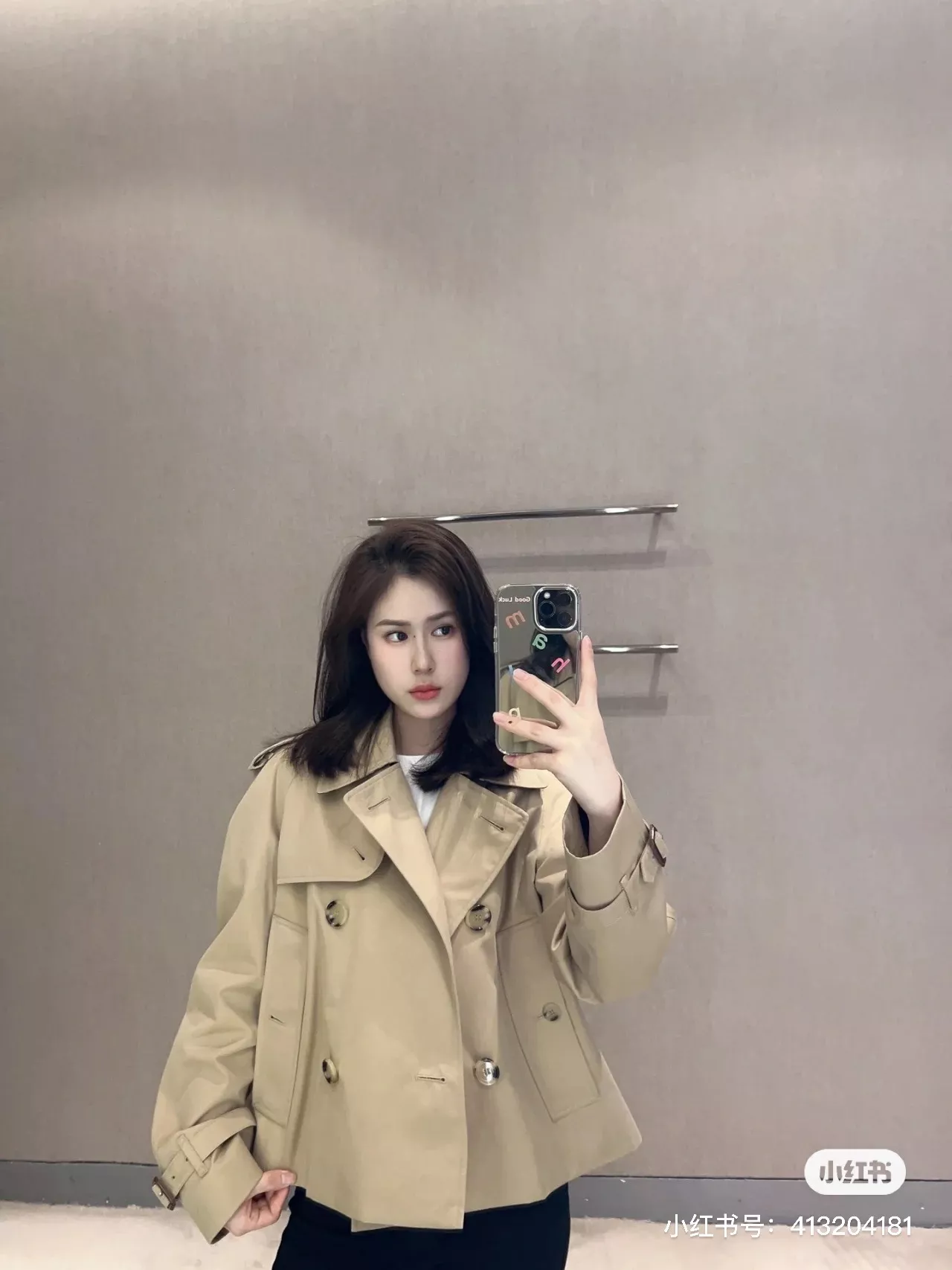 버버리 스탠드 카라 개버딘 숏 트렌치 코트 상세 이미지 72