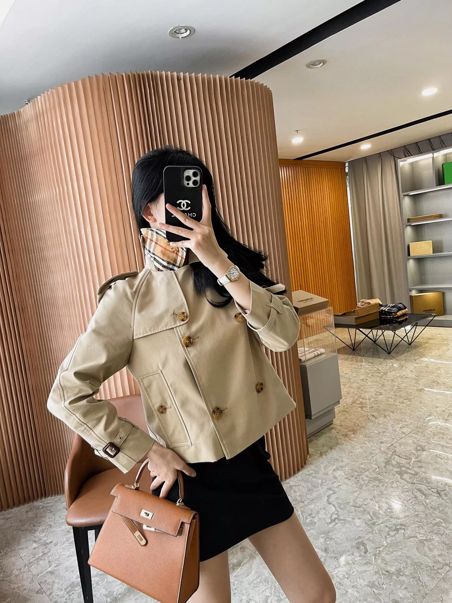 버버리 스탠드 카라 개버딘 숏 트렌치 코트 상세 이미지 62