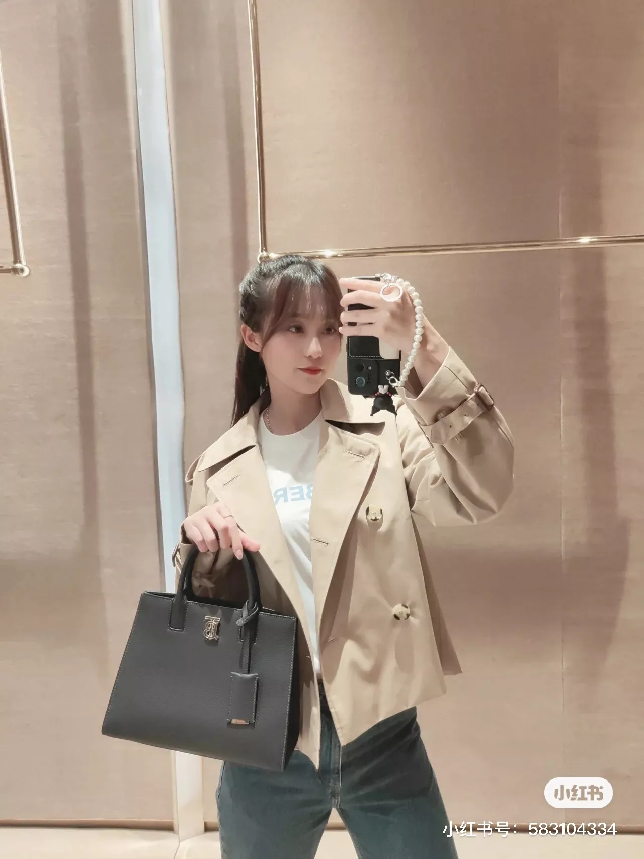 버버리 스탠드 카라 개버딘 숏 트렌치 코트 상세 이미지 69