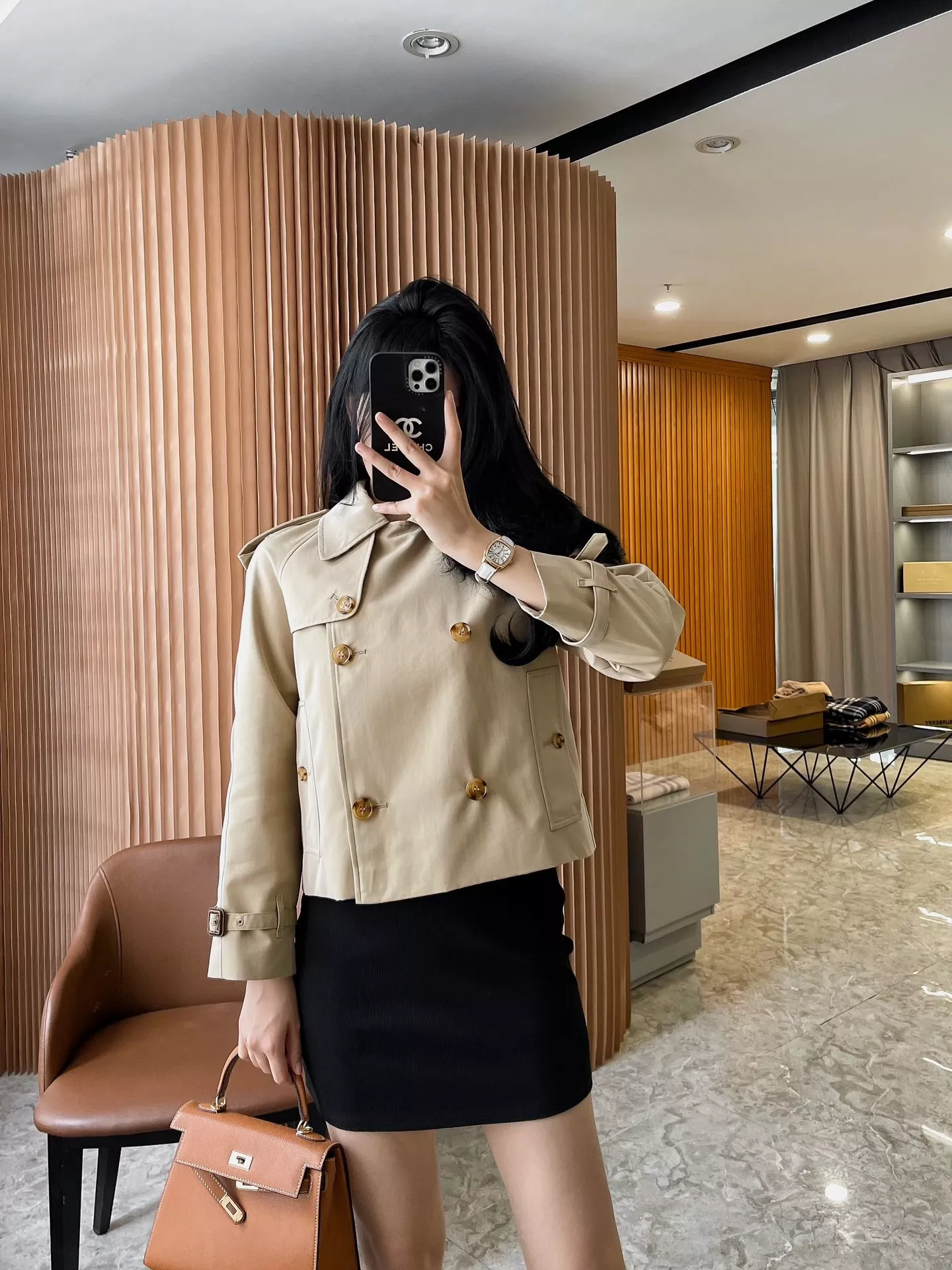 버버리 스탠드 카라 개버딘 숏 트렌치 코트 상세 이미지 59