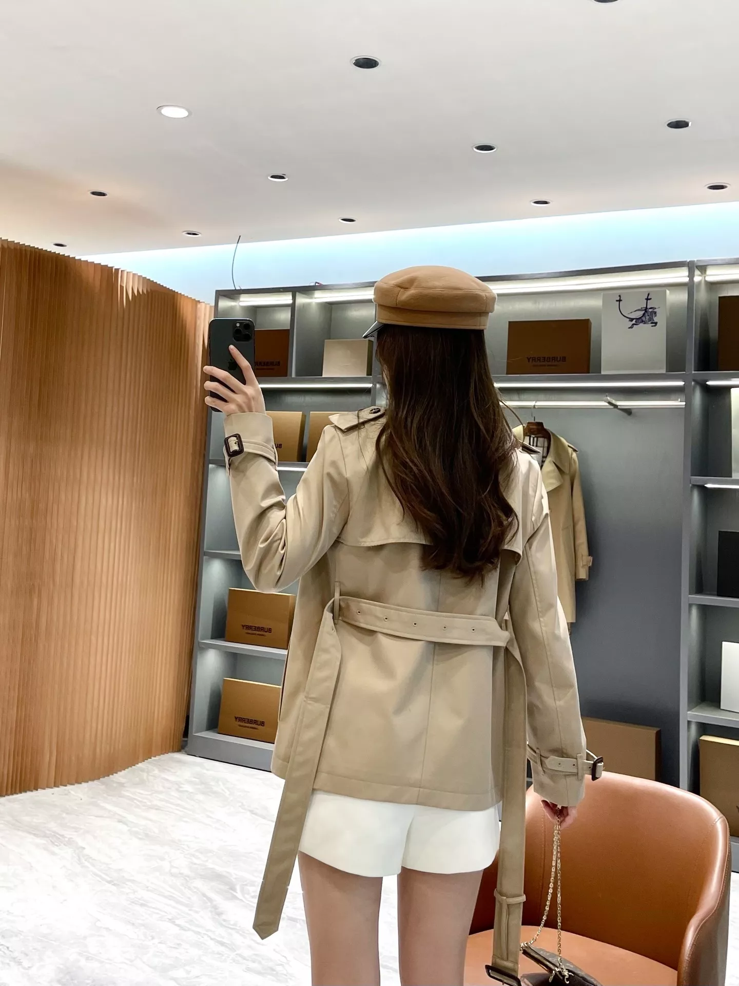 버버리 코튼 혼방 숏 트렌치 코트 상세 이미지 40