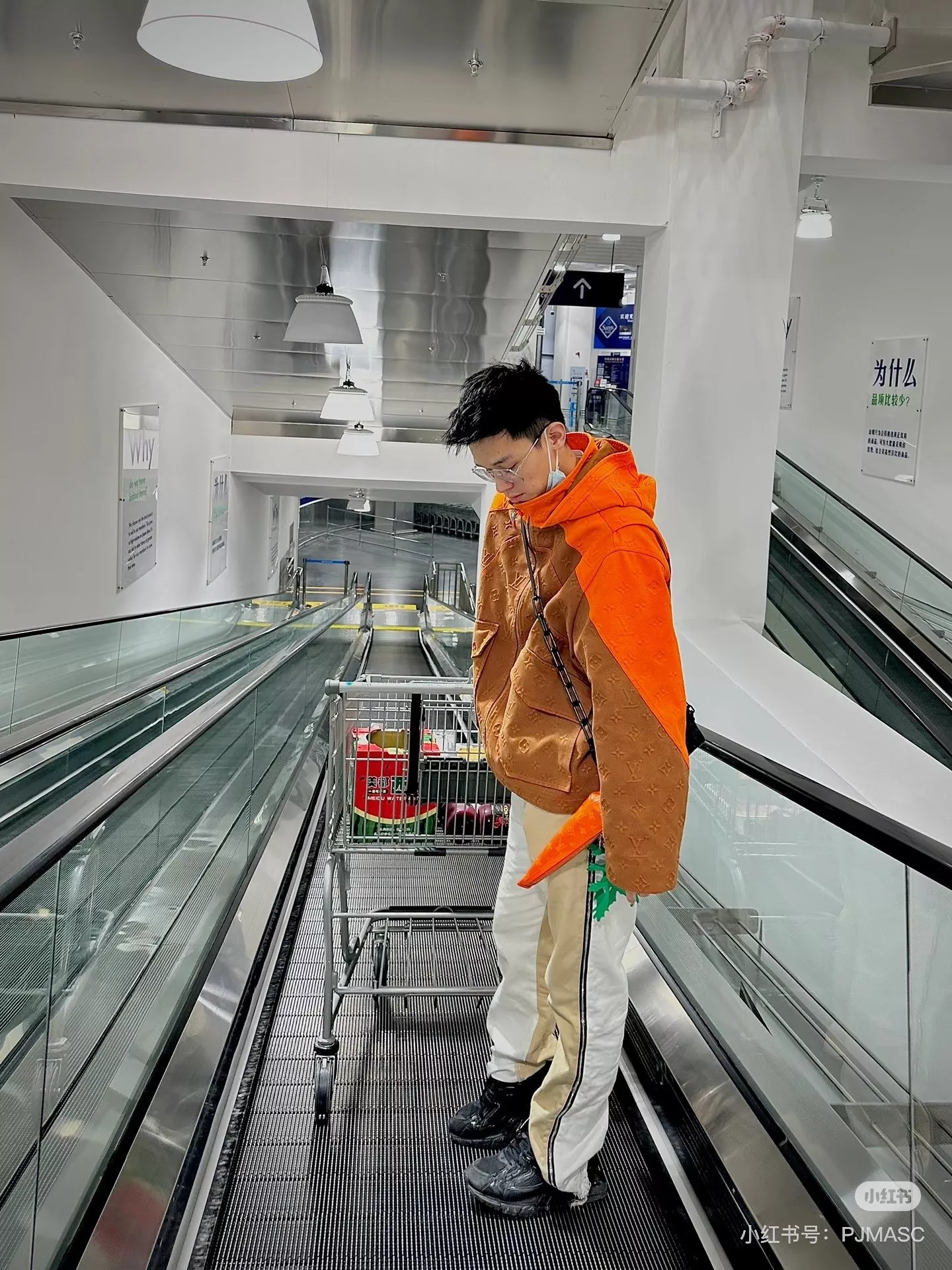 루이비통 모노그램 후드 데님 재킷 상세 이미지 31