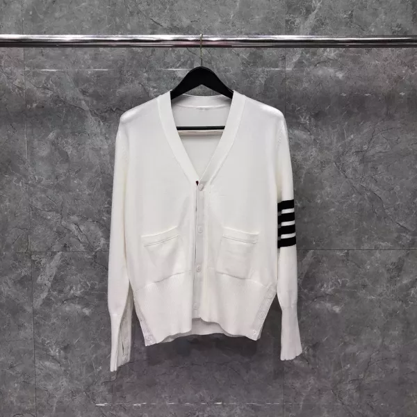 톰브라운 사선 포인트 브이넥 가디건