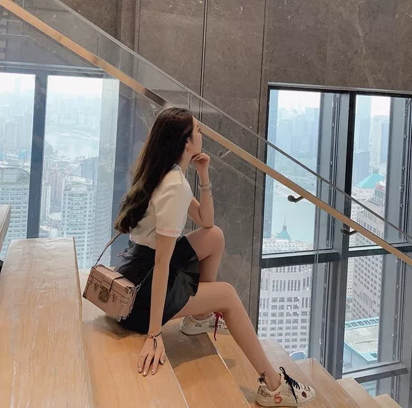 톰브라운 배색 스티치 라운드 반소매 티셔츠 상세 이미지 43