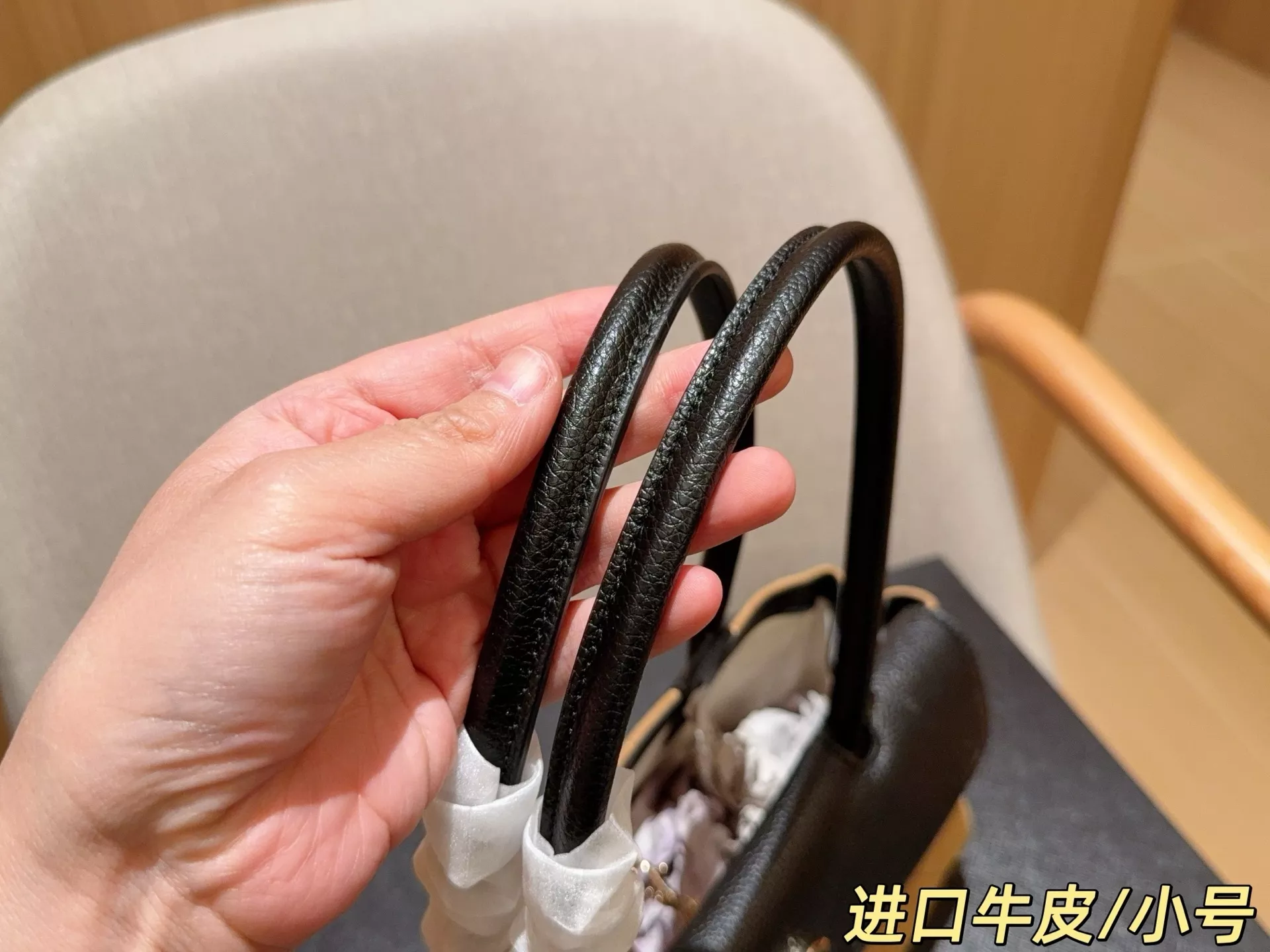 샤넬 스웨이드 핸들 토트백 상세 이미지 17