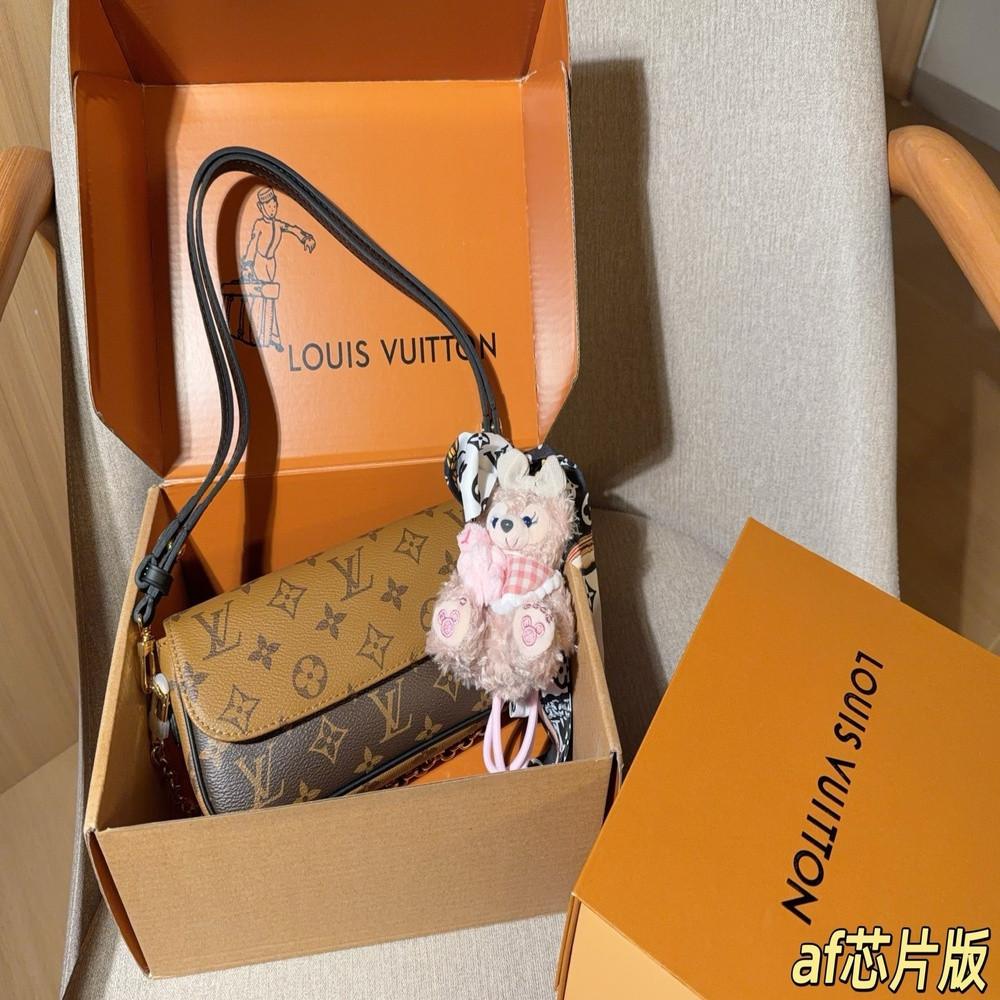 루이비통 아이비 컬러블록 숄더백