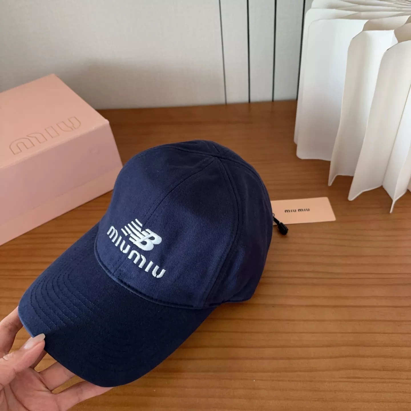 미우미우 로고 자수 베이스볼 캡 상세 이미지 6