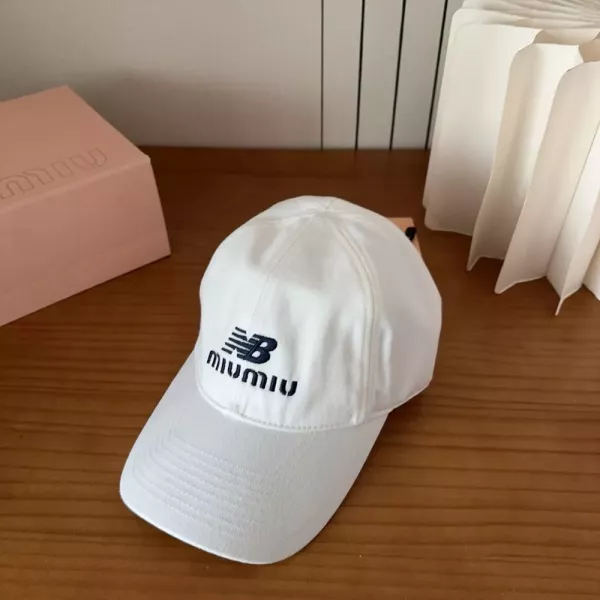 미우미우 로고 자수 베이스볼 캡