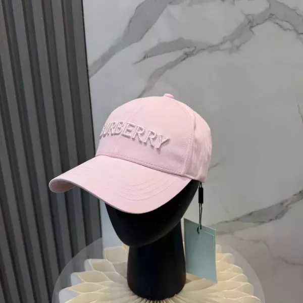버버리 자수 로고 베이스볼 캡