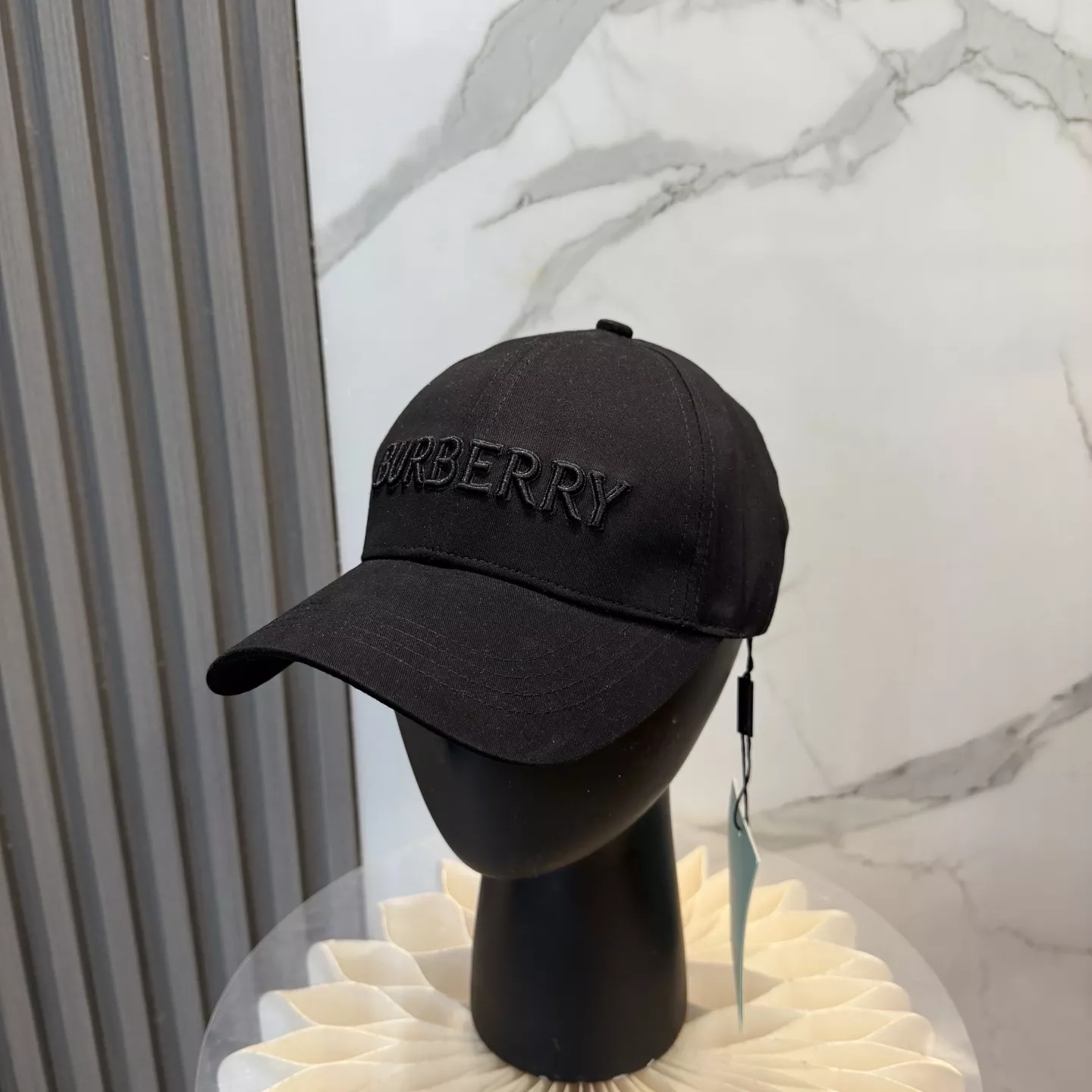 버버리 자수 로고 베이스볼 캡 상세 이미지 1