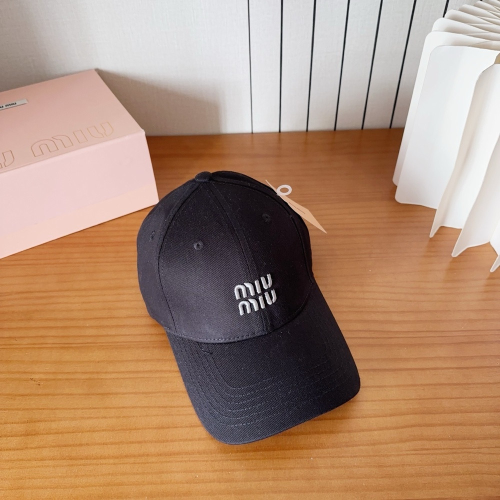 미우미우 자수 로고 베이스볼 캡