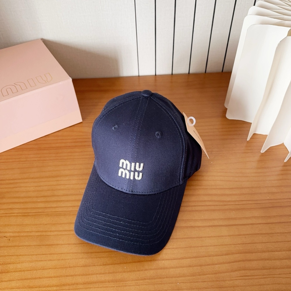 미우미우 자수 로고 베이스볼 캡