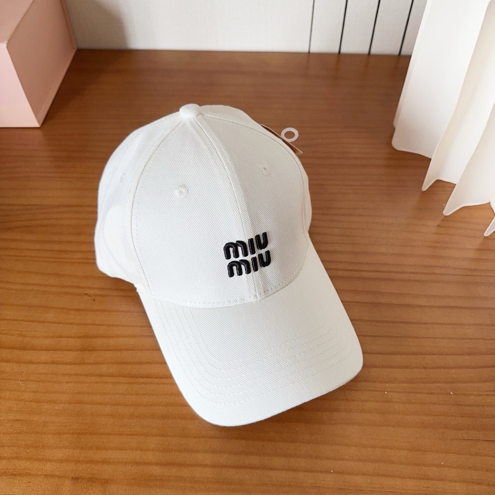 미우미우 자수 로고 베이스볼 캡