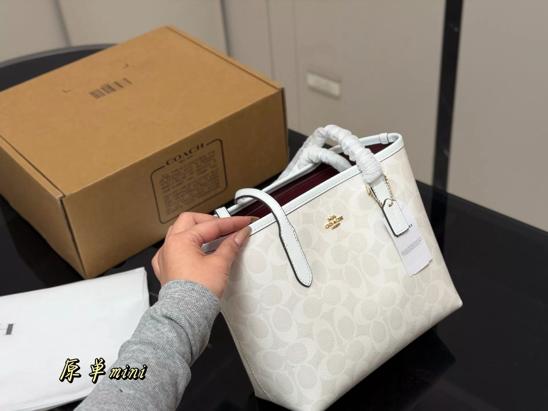코치 미니 시티 토트백 상세 이미지 2