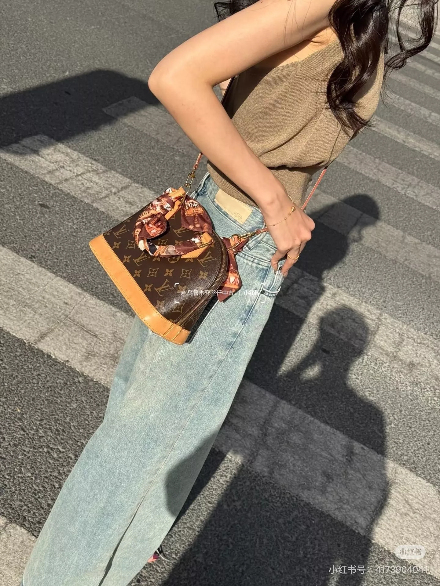 루이비통 모노그램 쉘 핸드백 상세 이미지 13