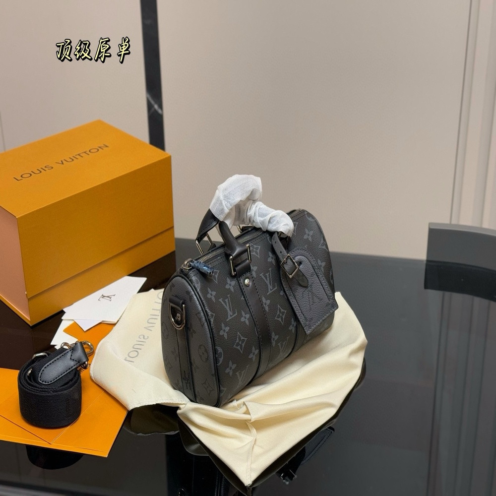 루이비통 키폴 25 필로우 백