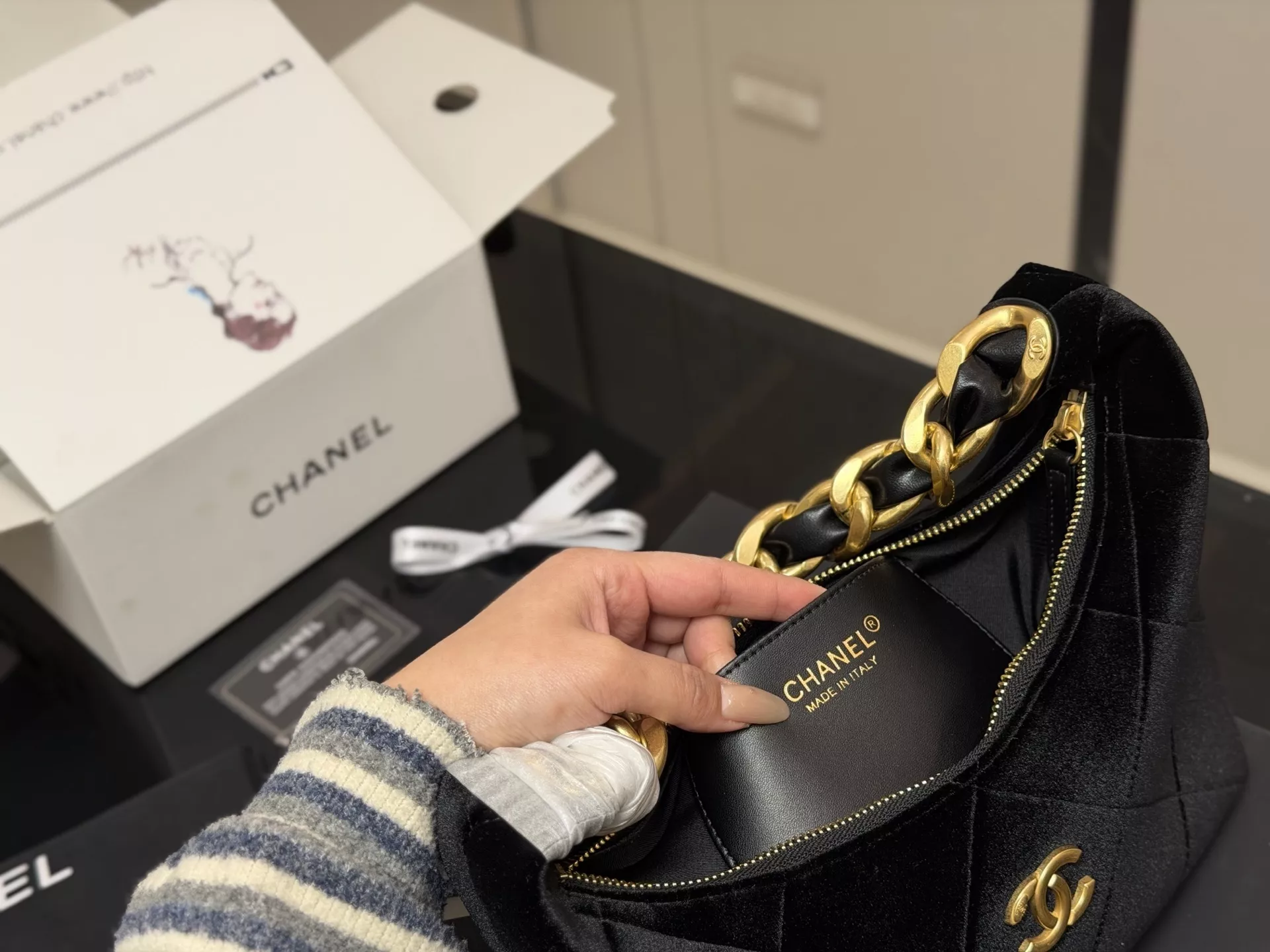 샤넬 빈티지 체인 퀼팅 호보백 상세 이미지 3