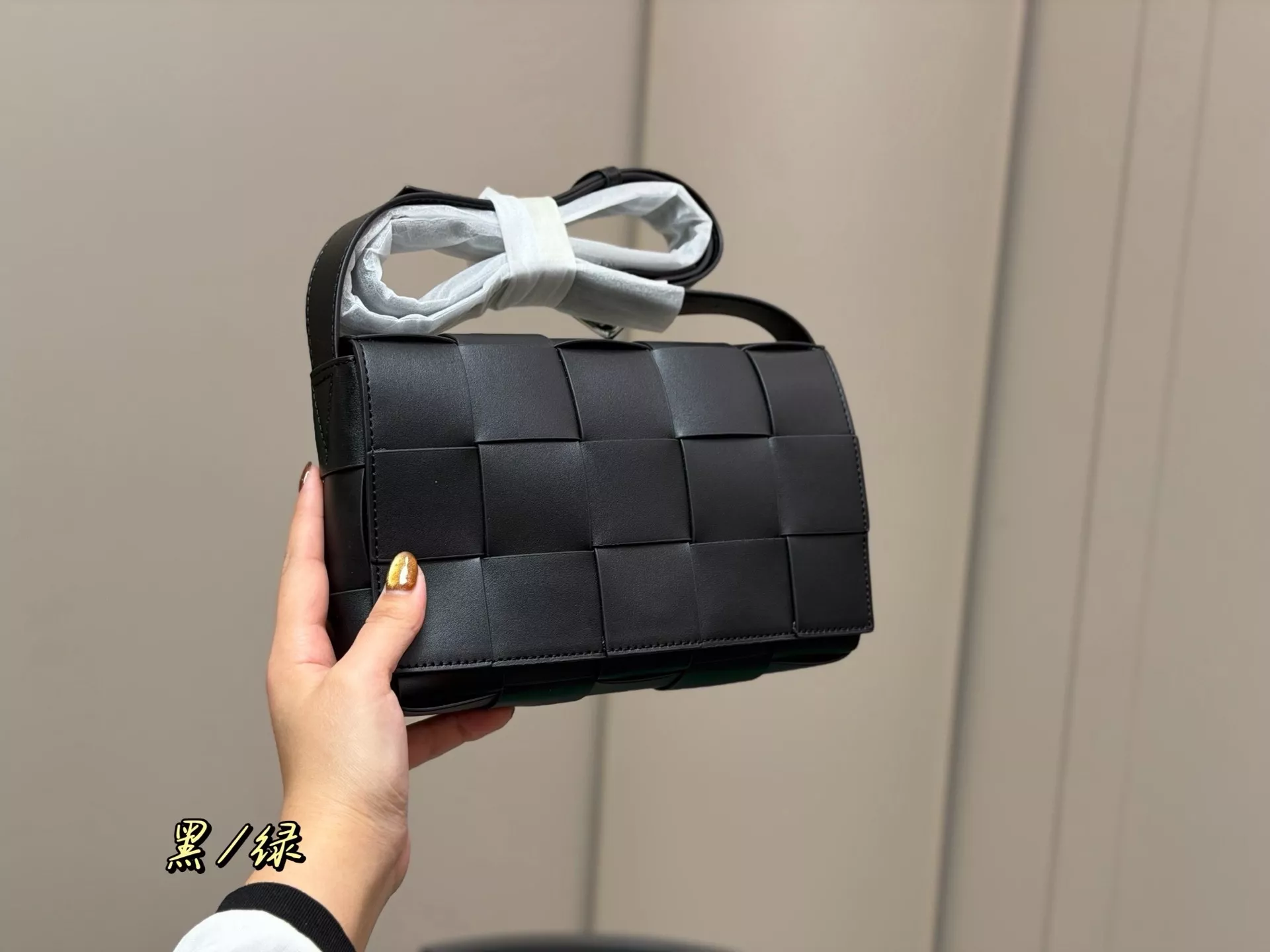 보테가베네타 카세트 인트레치오 패디드 백 상세 이미지 9