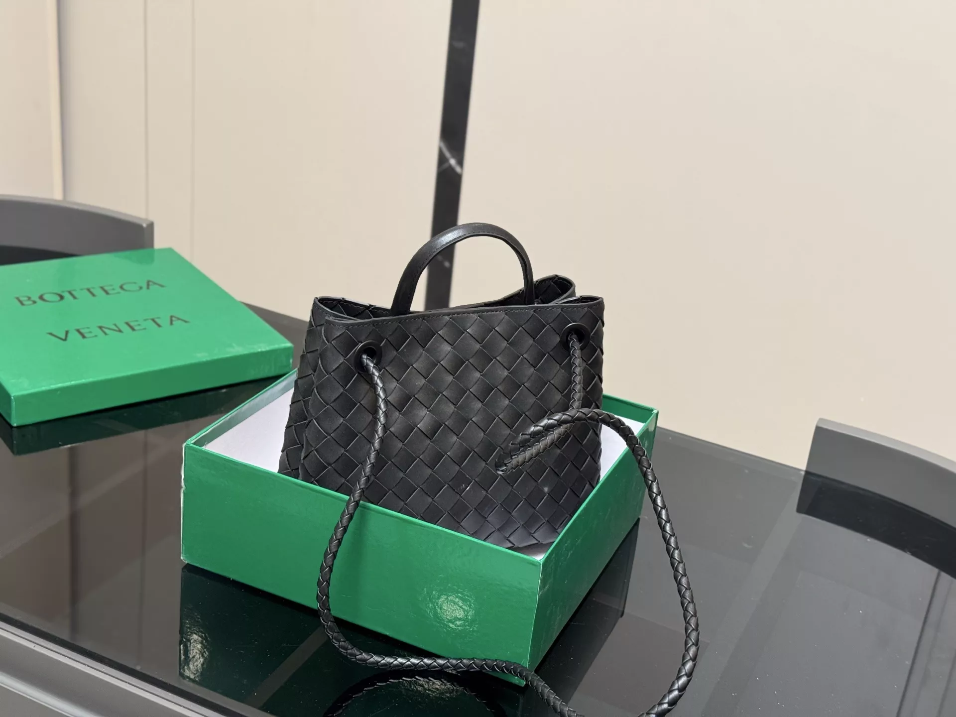 보테가베네타 인트레치아토 위빙 쇼핑백 상세 이미지 7