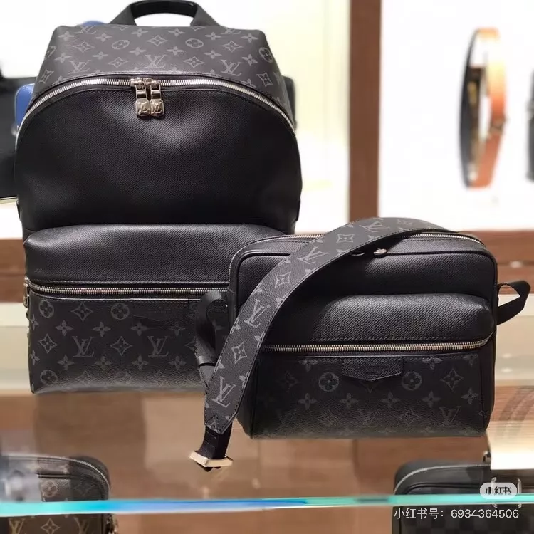 루이비통 디스커버리 모노그램 백팩 상세 이미지 12
