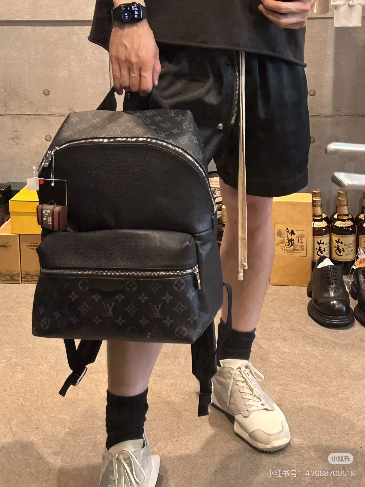 루이비통 디스커버리 모노그램 백팩 상세 이미지 13