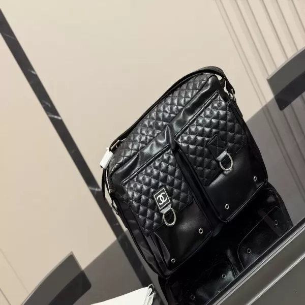 샤넬 퀼팅 포켓 호보 백