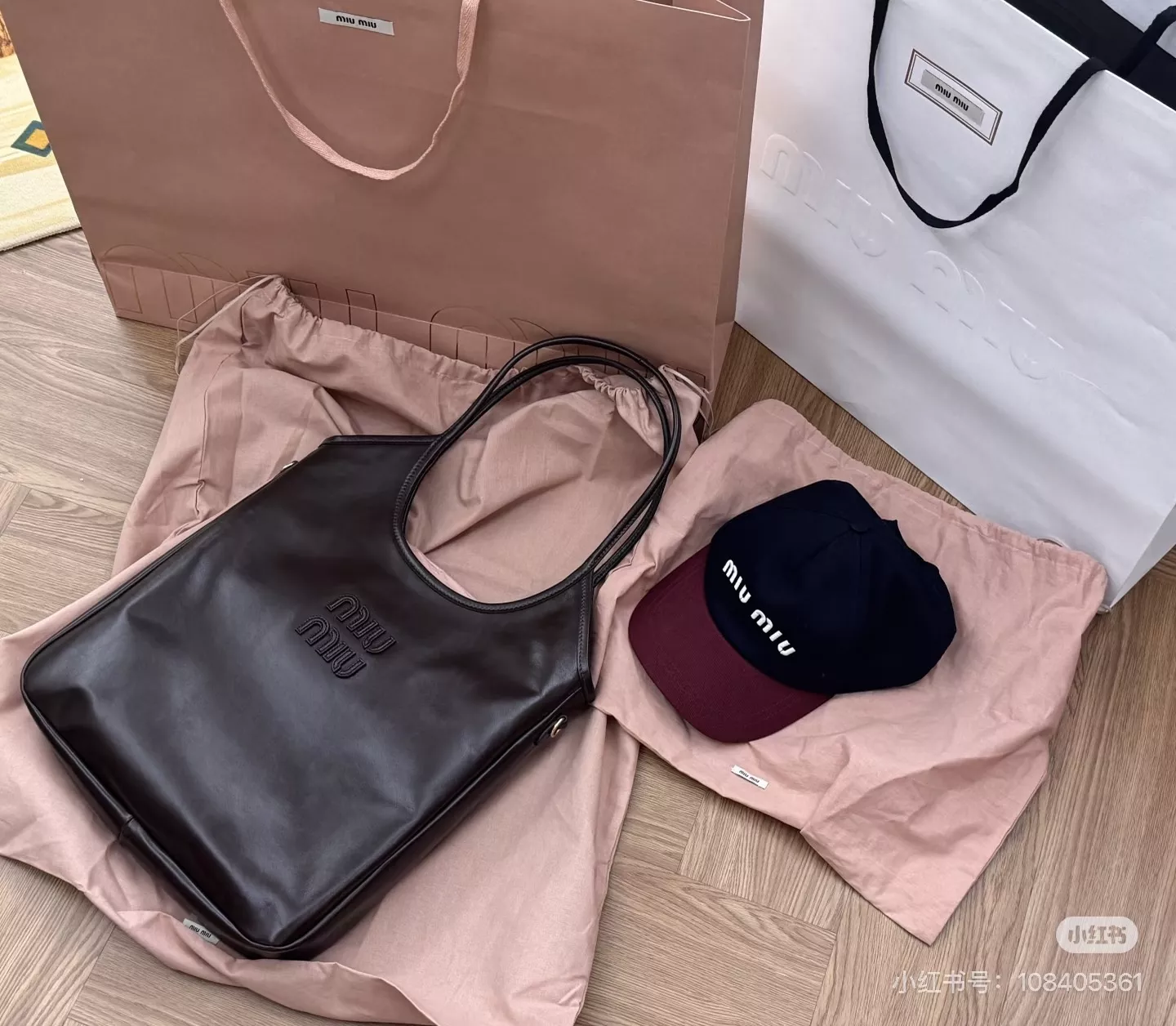 미우미우 아이비 와이드 토트백 상세 이미지 22