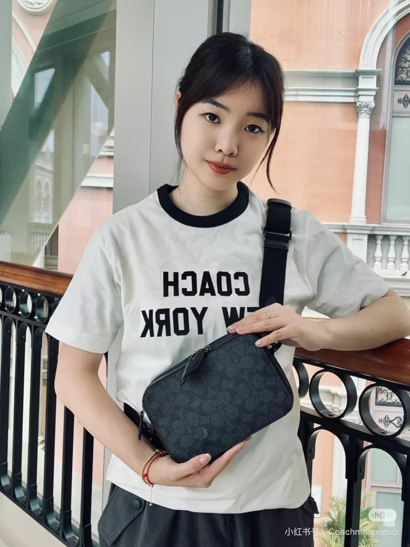 코치 차터 시그니처 미니 백 상세 이미지 20