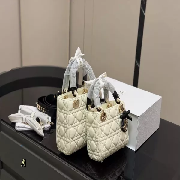 디올 퀼팅 버킷형 리본 장식 백