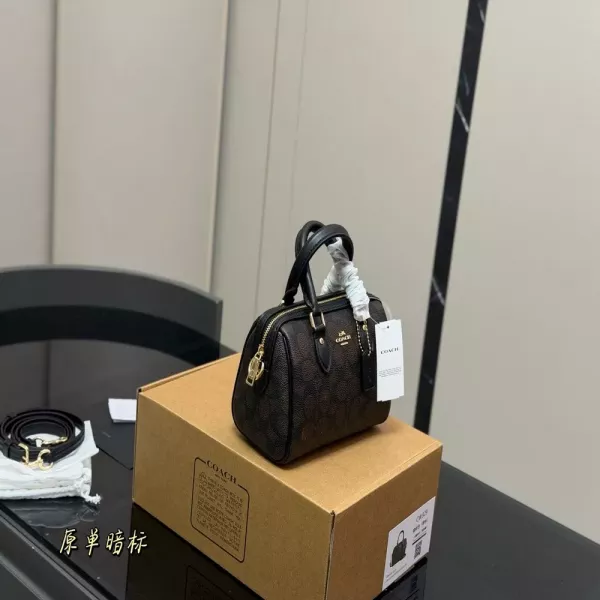 코치 미니 보스턴 스타일 베개백
