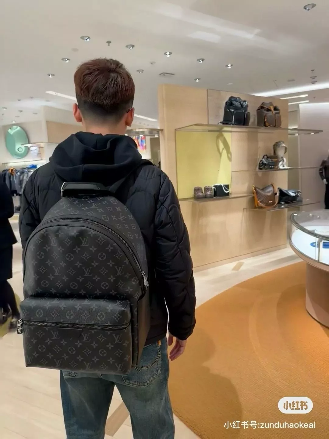루이비통 디스커버리 모노그램 백팩 상세 이미지 16