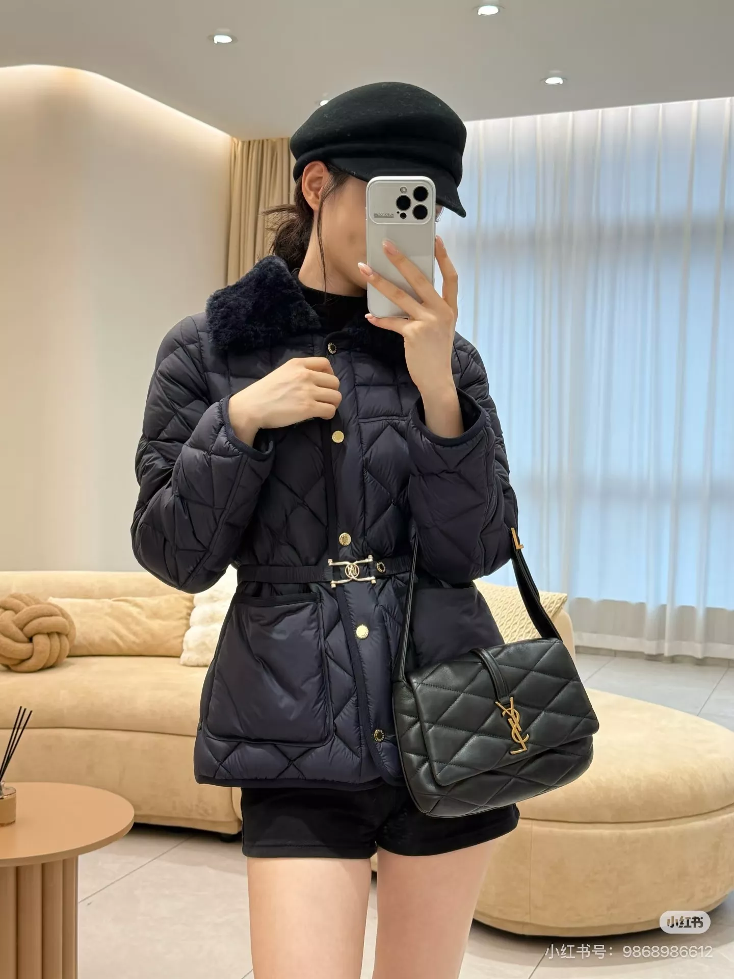 입생로랑 퀼팅 레더 숄더백 상세 이미지 13