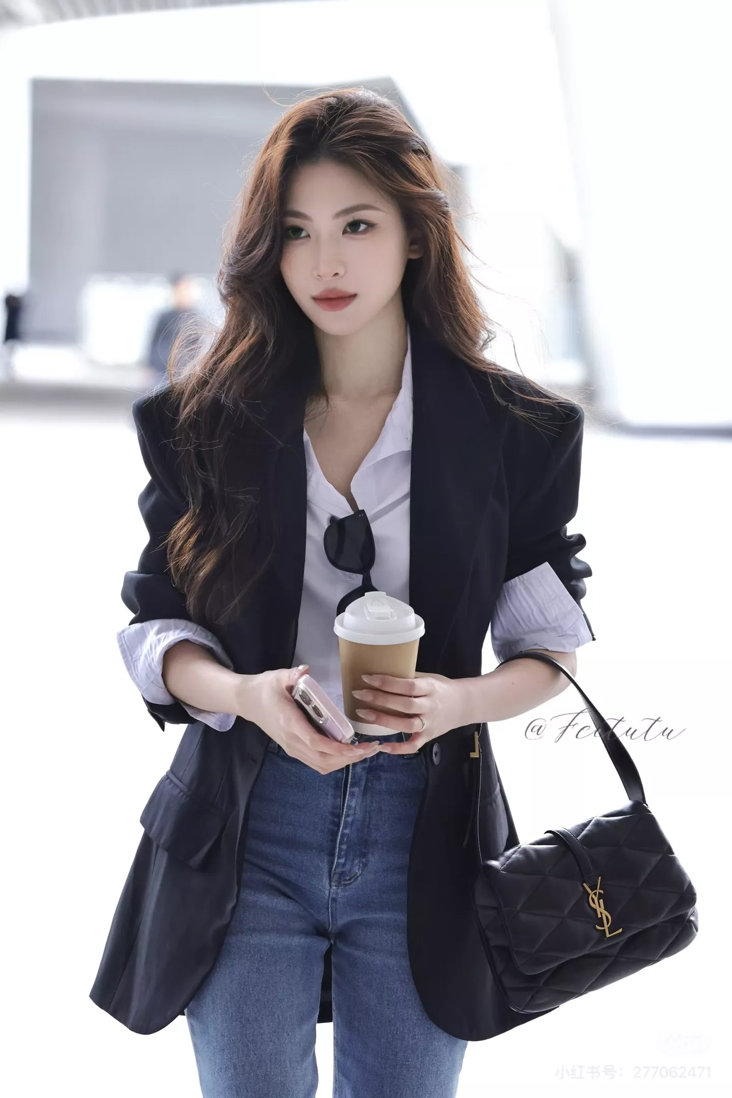 입생로랑 퀼팅 레더 숄더백 상세 이미지 18