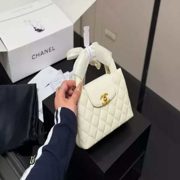 샤넬 퀼팅 체인 탑핸들 백
