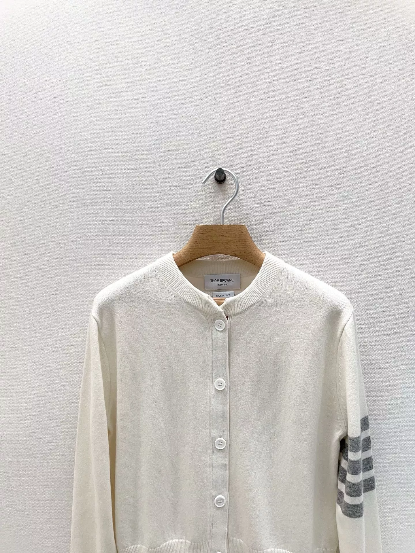 톰브라운 포니 포인트 사선 스트라이프 니트 가디건 상세 이미지 21