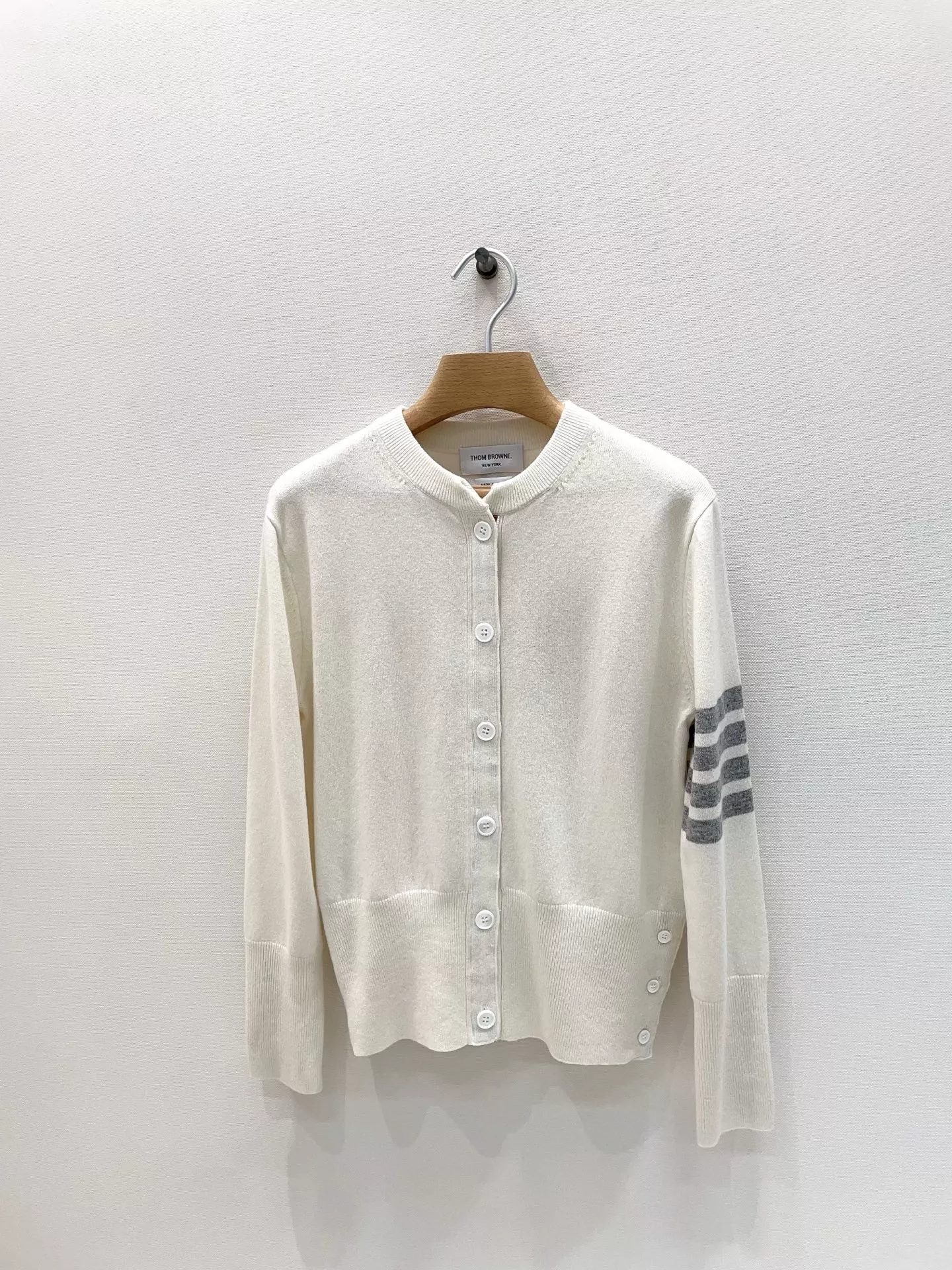 톰브라운 포니 포인트 사선 스트라이프 니트 가디건 상세 이미지 20
