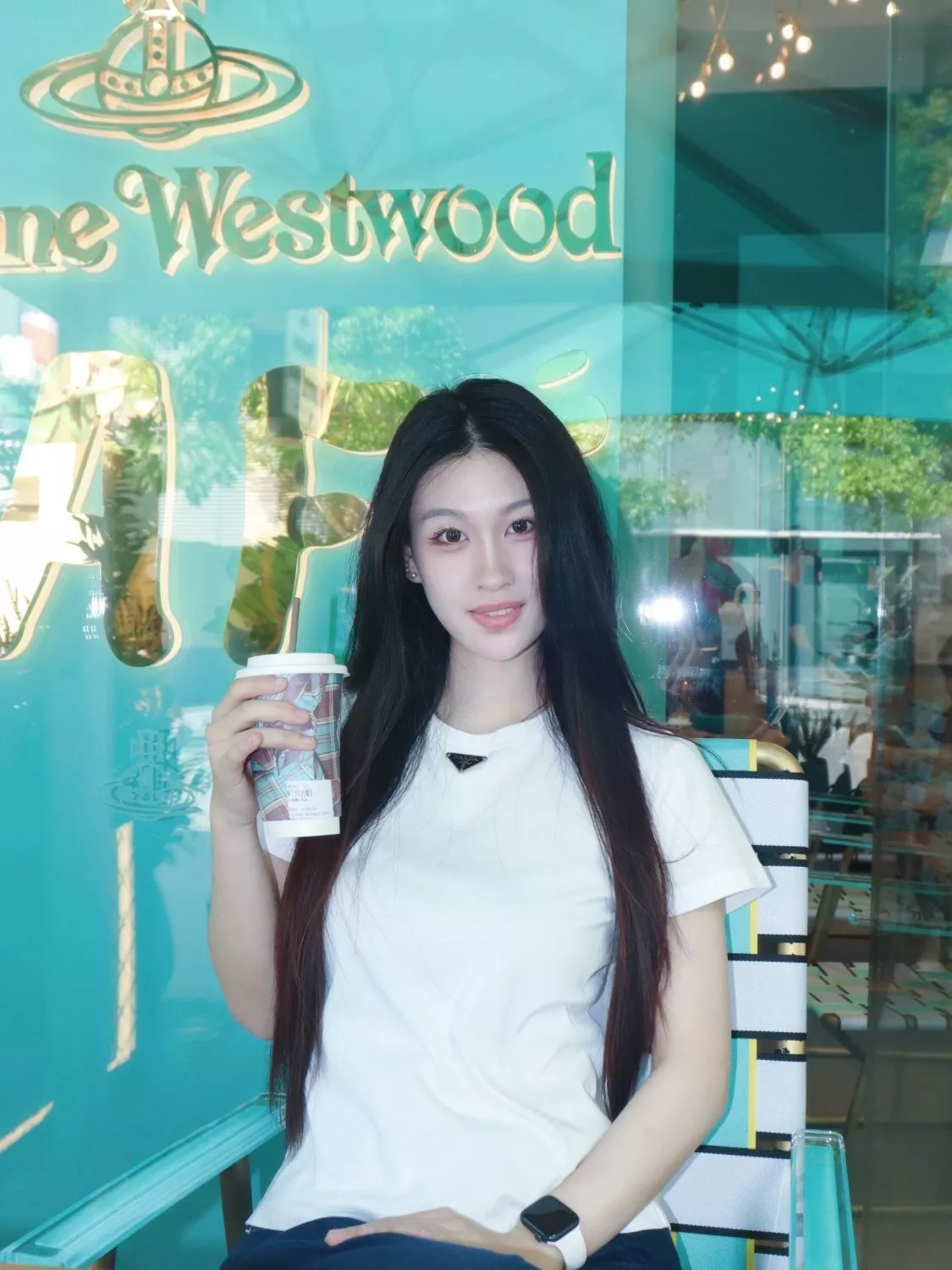 프라다 삼각 로고 슬림핏 반소매 티셔츠 상세 이미지 20