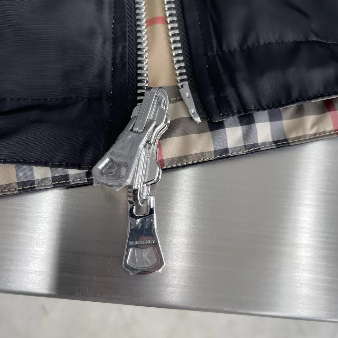 버버리 클래식 체크 양면 후드 재킷 상세 이미지 6