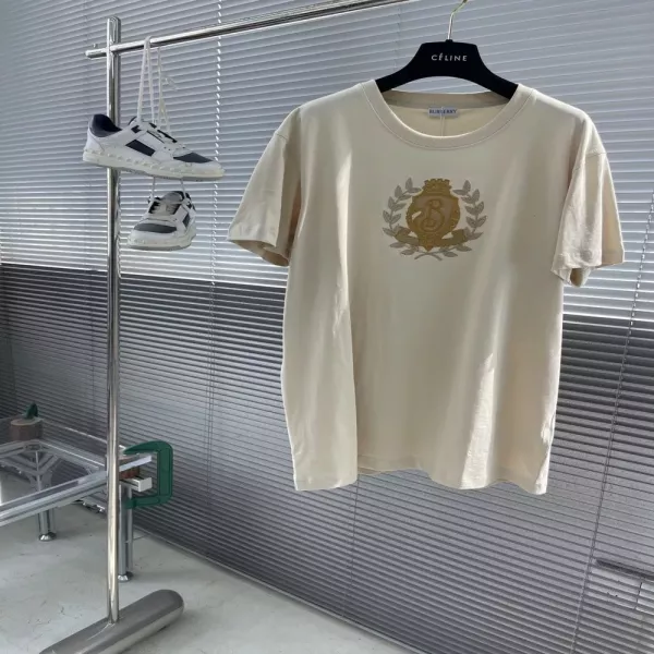 버버리 자수 로고 코튼 티셔츠