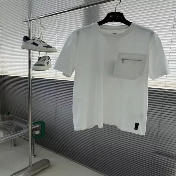 펜디 지퍼 포켓 반소매 코튼 티셔츠