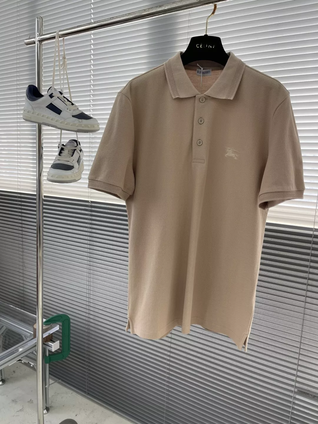 버버리 기사 로고 자수 피케 폴로 상세 이미지 1