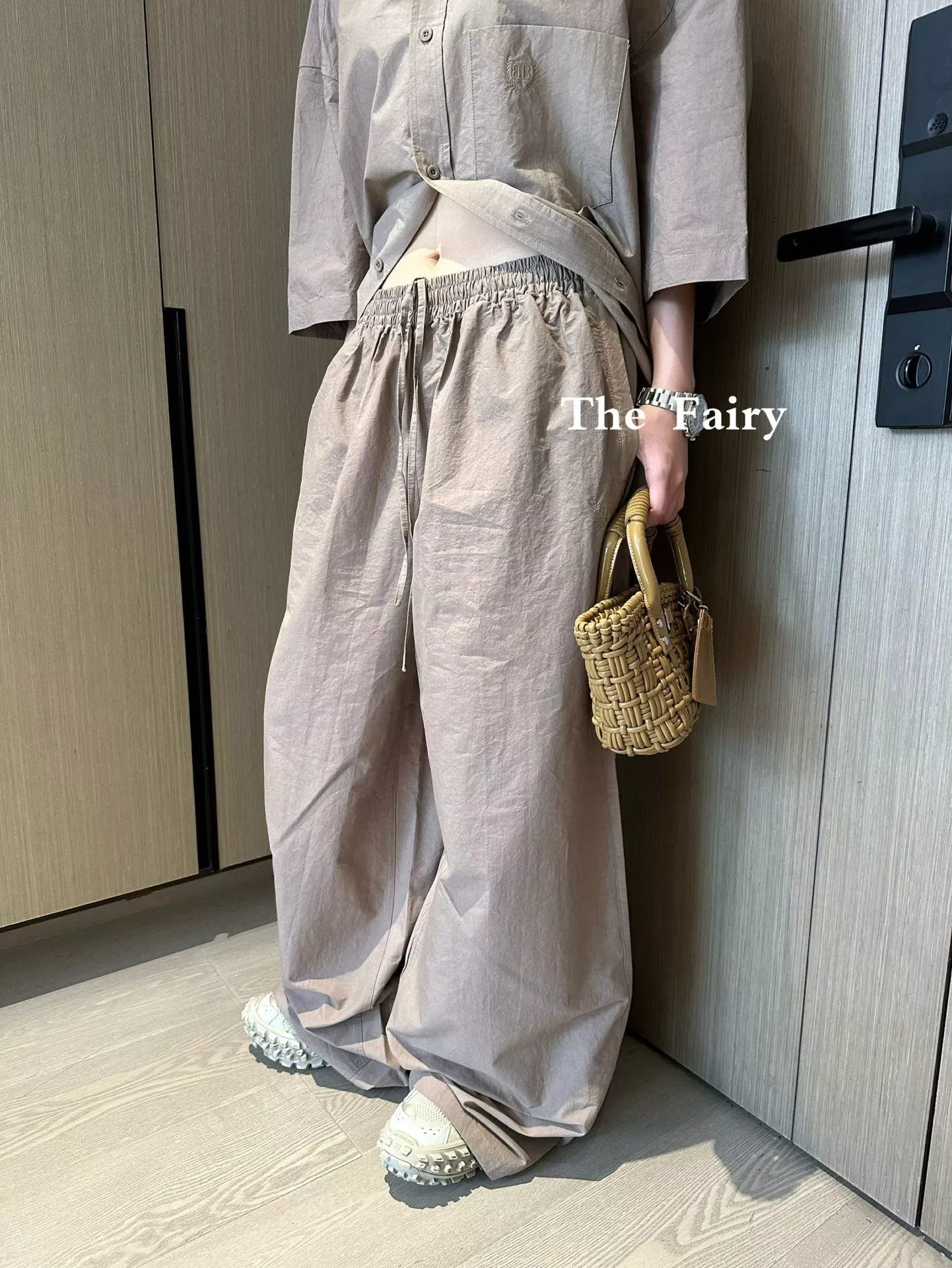 발렌시아가 로렐 클래식 오버핏 셔츠 팬츠 세트 상세 이미지 25